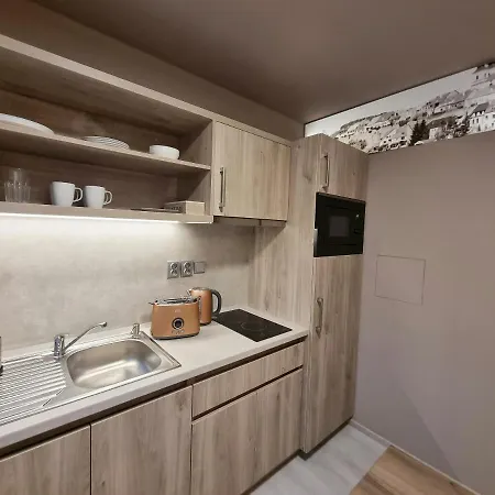 Apartmany Etenia Kadan Exterior photo