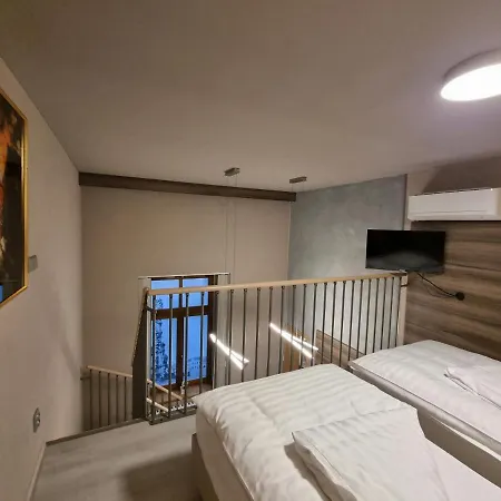 Apartmany Etenia Kadan Exterior photo