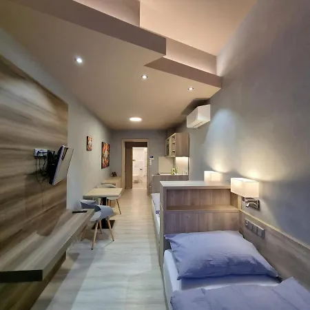 Apartmany Etenia Kadan Exterior photo