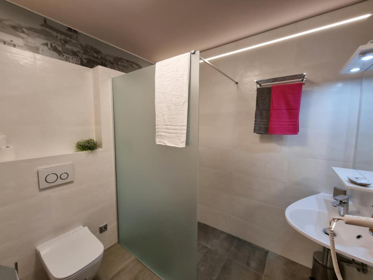 Etenia Apartment Kadan